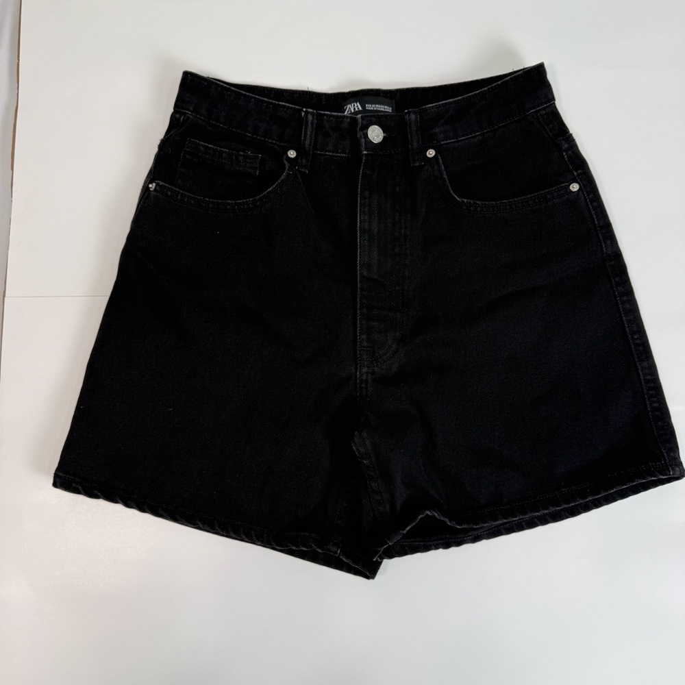 Zara High-Rise Black Denim Shorts size: 6